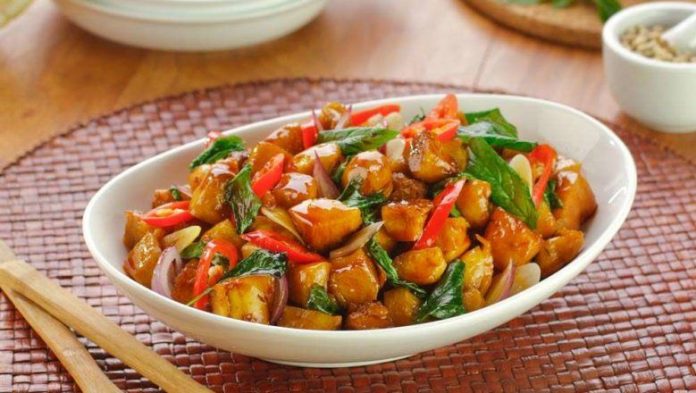 tumis_ayam_aroma_kemangi-780x440