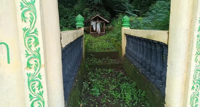 Pintu masuk petilasan