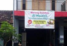 Makan Sak Wareke Cukup Bayar Lima Ribu Rupiah