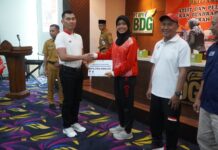 Meski Perolehan Medali Kurang Maksimal, Para Atlet Dapatkan Penghargaan Dari Bupati