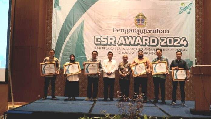 99ed136e5a245147b9be2ffd2baf96d17bf1db7cfadf126cc691a72f4da9f173.0