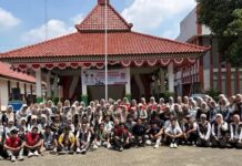 Meriahkan HUT RI Di Kecamatan Taman, Mahasiswa KKN-T UAA Gelar Jalan Sehat Bersama Masyarakat