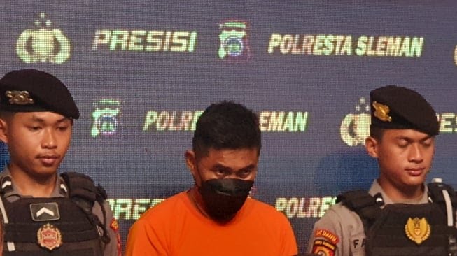 48589-pelaku-pembunuhan-di-sleman