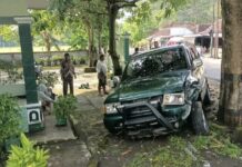 Braak !! Mobil Tabrak Pagar Kantor Koramil Ponjong