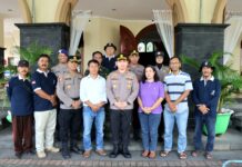Tim Jibom Polda DIY Sterilisasi Sejumlah Gereja di Gunungkidul