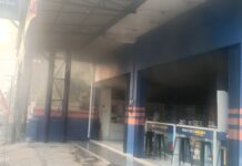 Toko Cat Lancar Baleharjo Keluarkan Kepulan Asap, Satu Orang Dilarikan ke Rumah Sakit