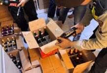 Tiga Cabang Outlet 23 Digerebek, Ratusan Botol Diamankan